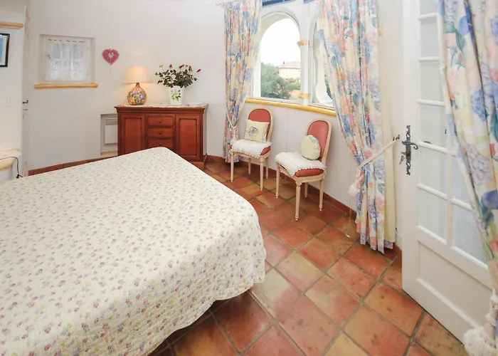 Holiday home In Maxime With Wifi