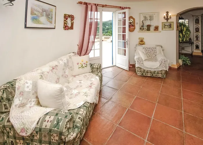 Ferienhaus In Maxime With Wifi